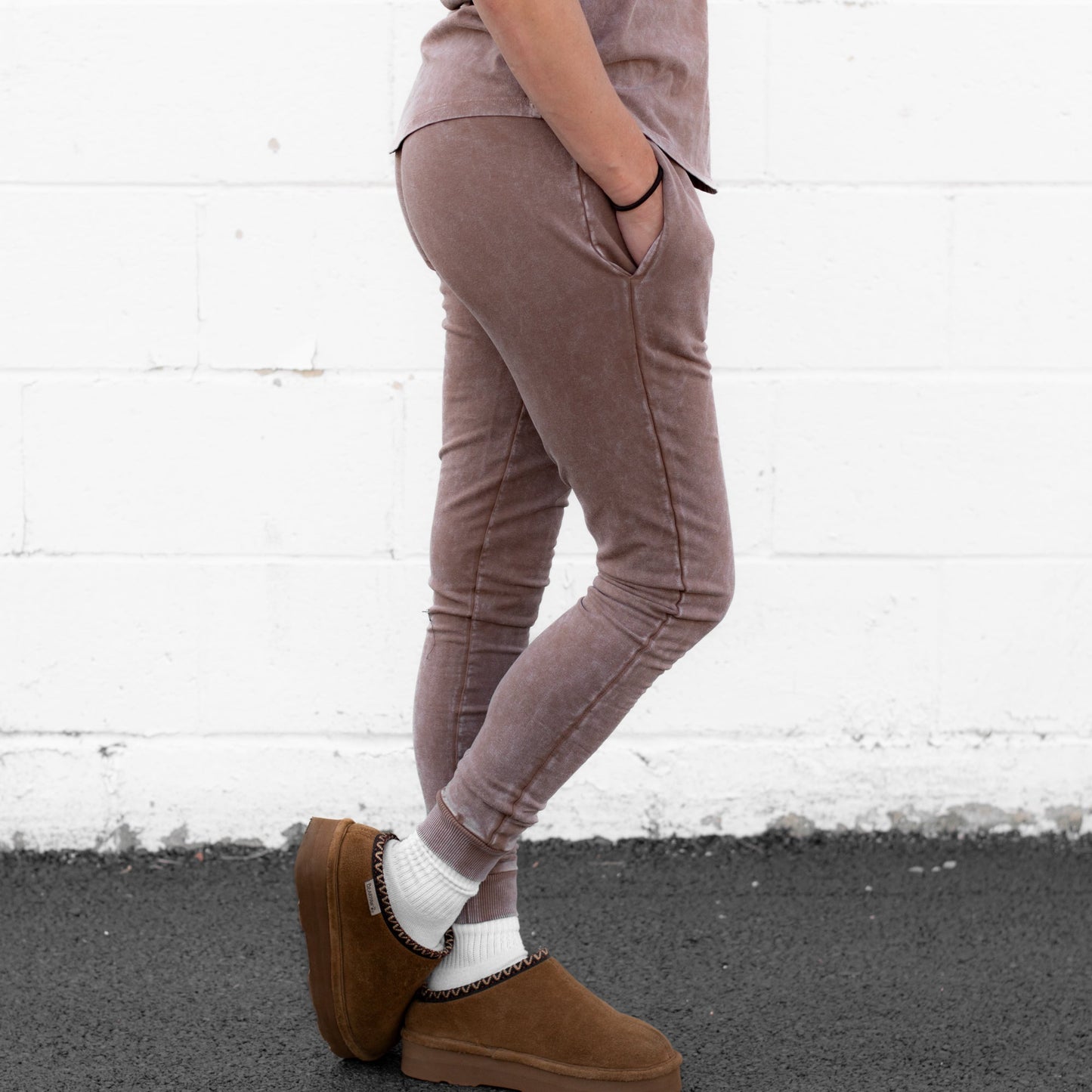 MAMA JOGGERS- Bark Snow Wash