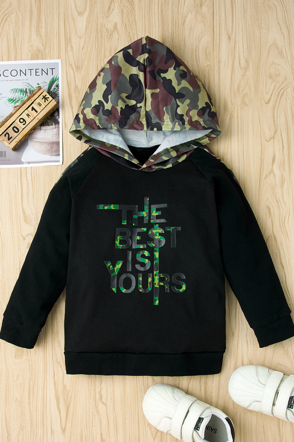 Boys Letter Print Camouflage Hoodie and Pants Set