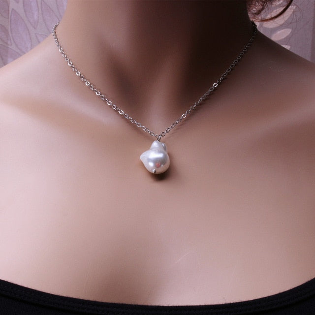 Gold Metal Pearls Pendant Necklace