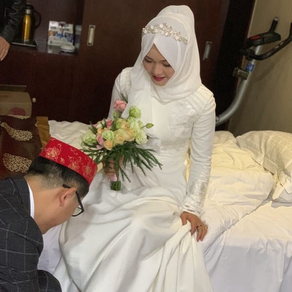 Simple Long Sleeve Plain Satin Wedding Dress Bridal Gown