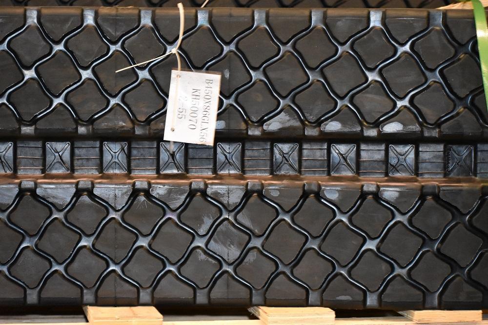 2 Rubber Tracks Fits Case 5635 5640 w/ VTS Loegering UC 450X86X56 Turf Tread 18"