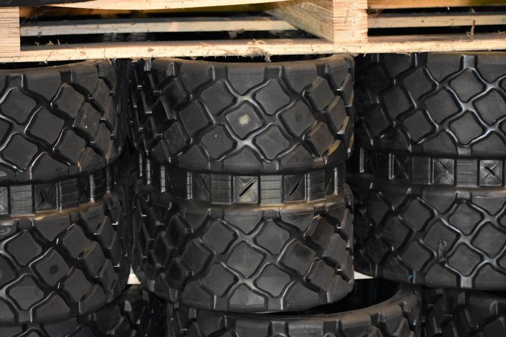 2 Rubber Tracks Fits CASE 60XT 70XT 75XT 85XT 430 435 450X86X56 Turf Tread 18"