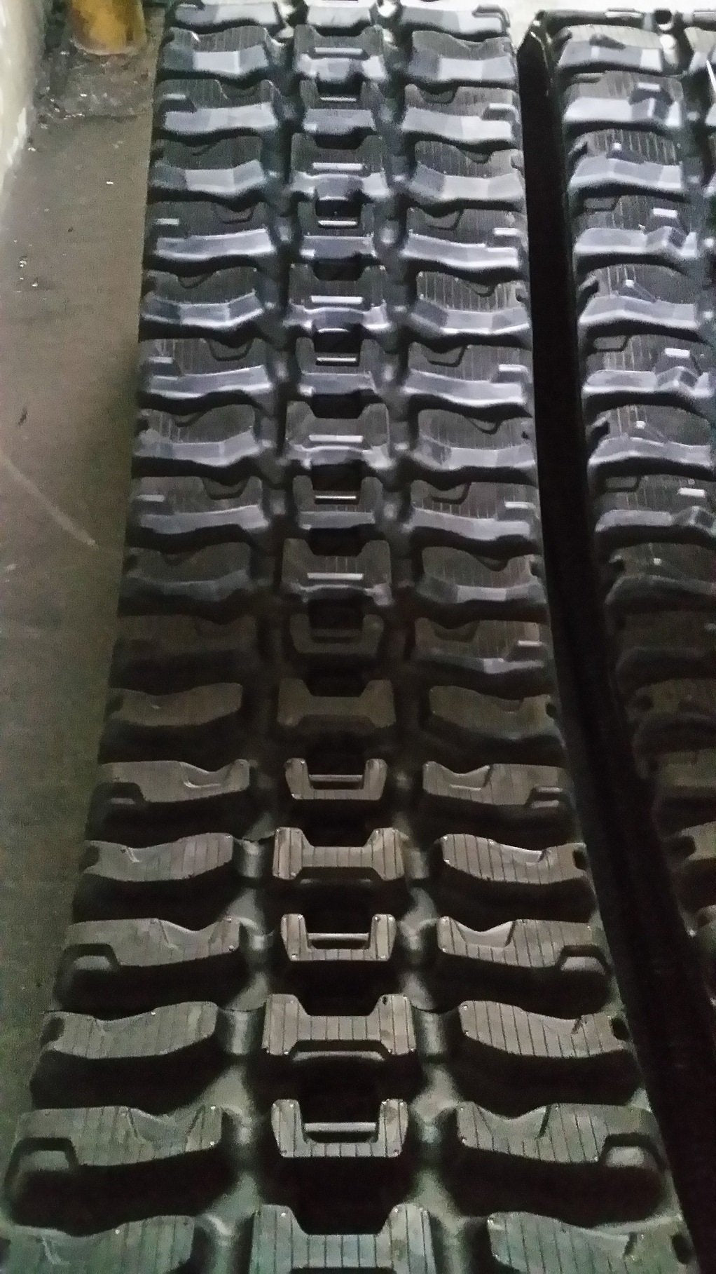 2 Rubber Tracks - CAT 279C 289C 299C 299D 299D2 XHP 450X86X60